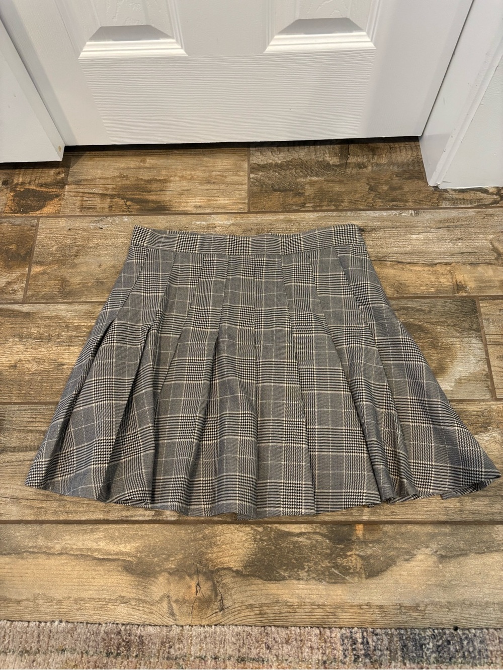 Pleated Plaid Mini Skirt - Gray